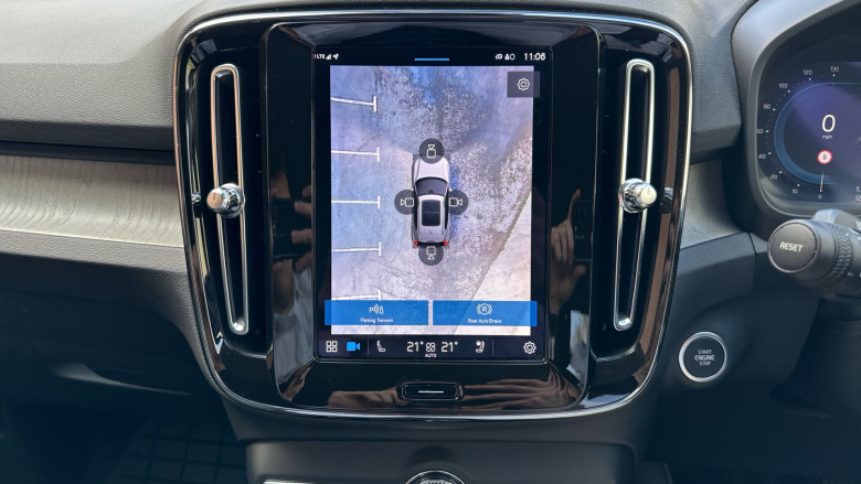 Volvo XC40 2.0 B3P Plus Dark 5dr Auto Petrol Estate